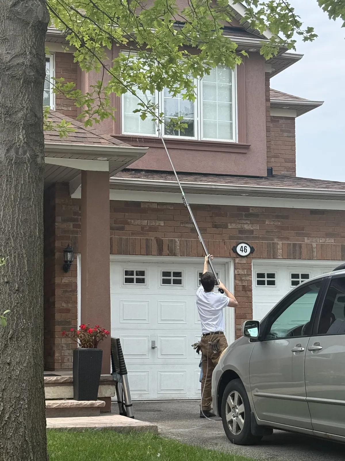 Gutter cleaning in Milton by ShinePro